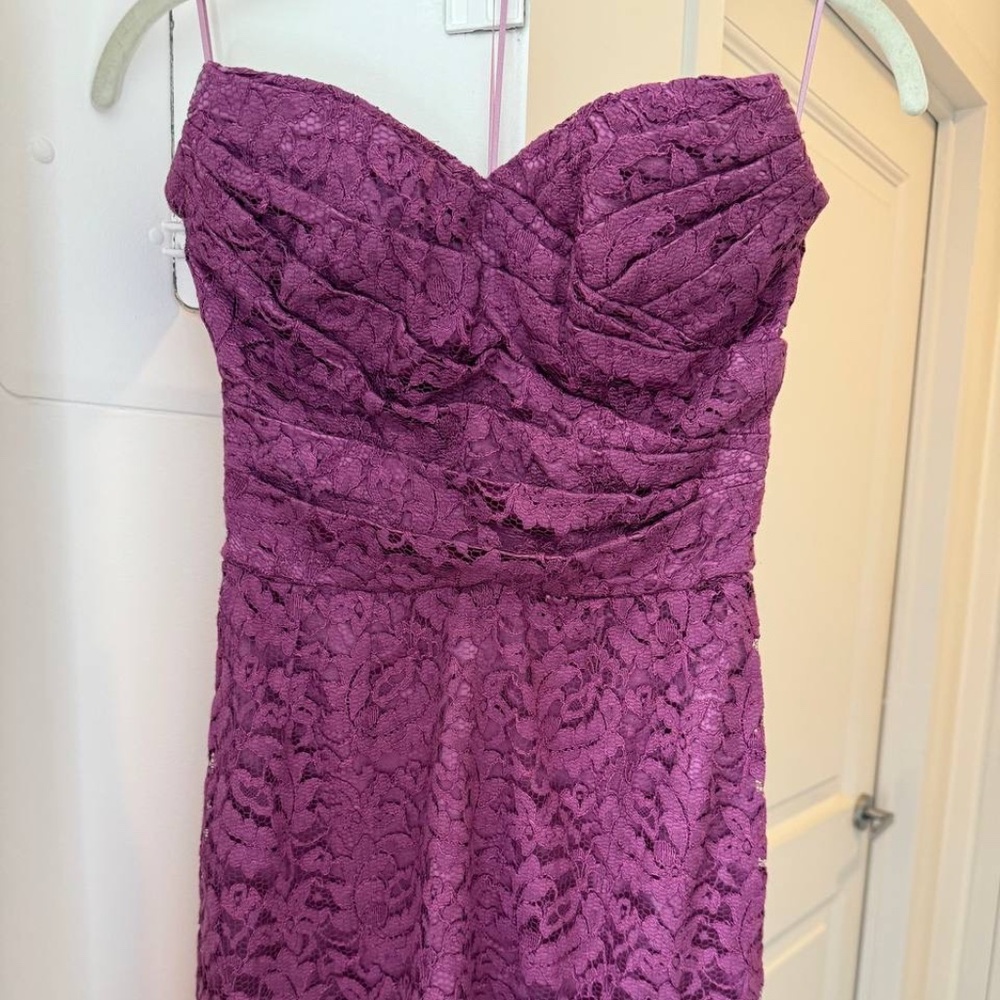 Dolce & Gabbana Lace Cocktail Dress – Timeless Elegance, Effortless Glamour